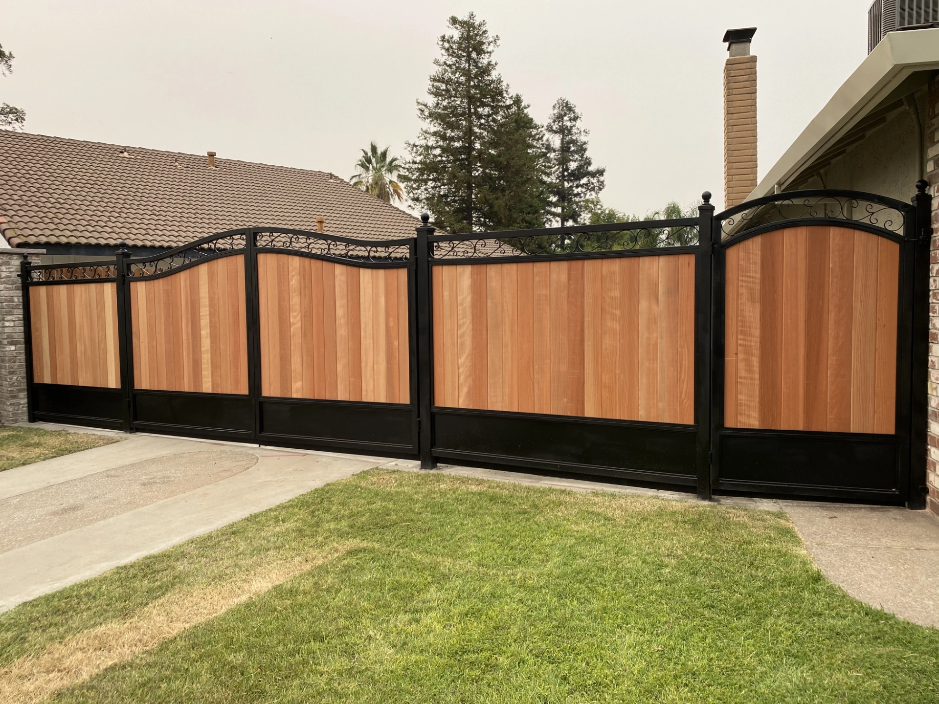 Wood and metal gate